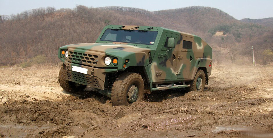 В Kia создали многоцелевой армейский внедорожник На выставку вооружения IDEX 2017 корейская марка привезет свой новейший тактический автомобиль LTV