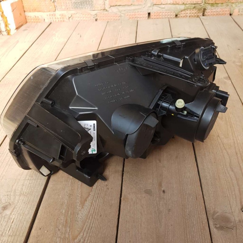 Блок-фара правая Renault Duster New 260107307R