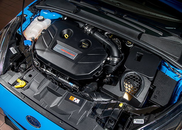 Владельцы мощных Ford Focus массово жалуются на «белый дым»