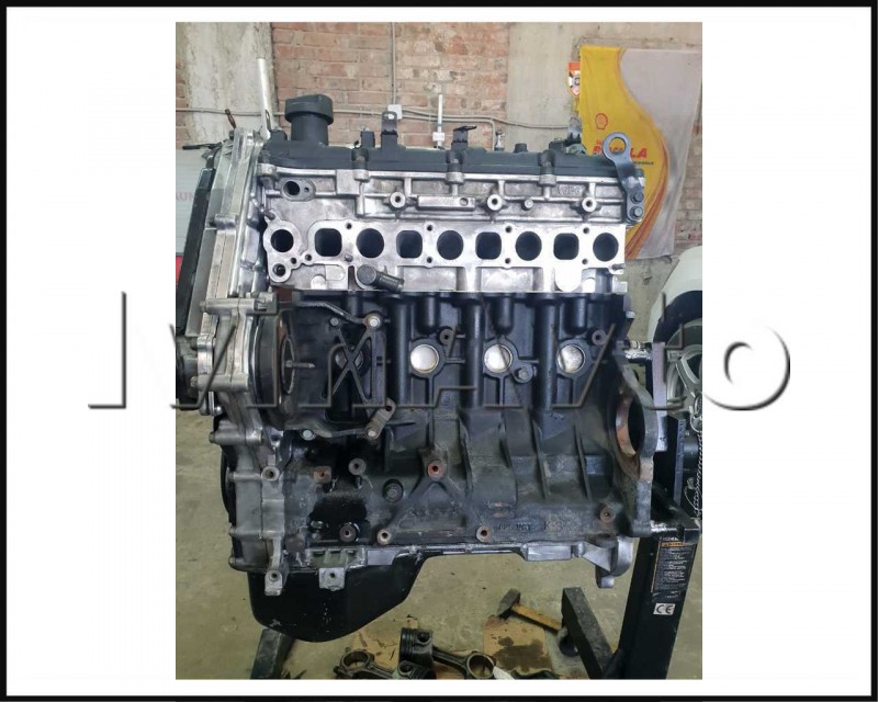 Двигатель Шорт блок+ГБЦ в сборе Хендай Гранд Старекс (Hyundai Grand Starex) евро 4 (столбик)