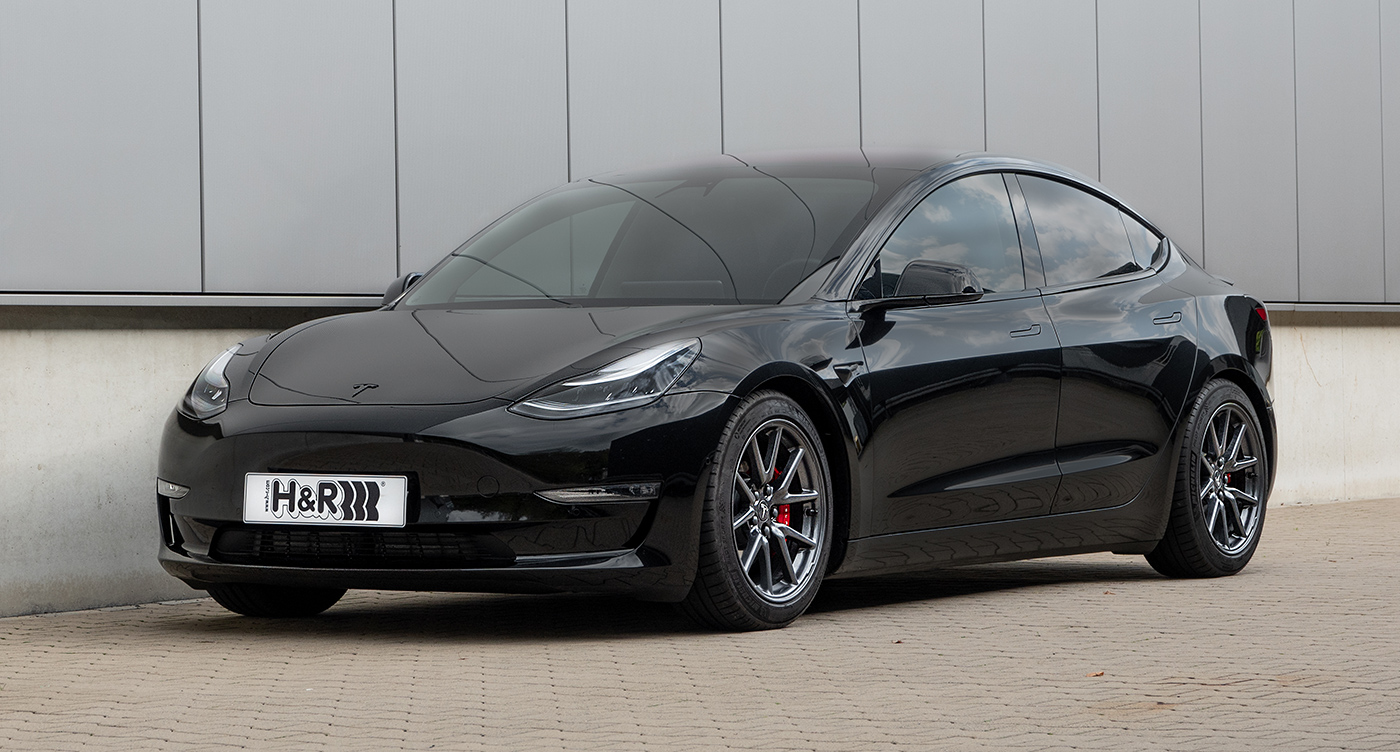 Седан Tesla model 3