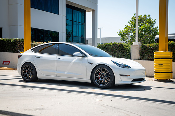 Eibach для Tesla Performance 2020