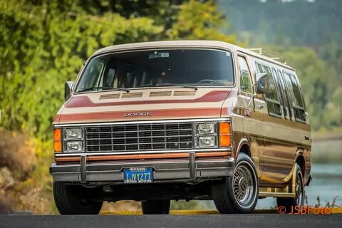 Dodge Ram Van