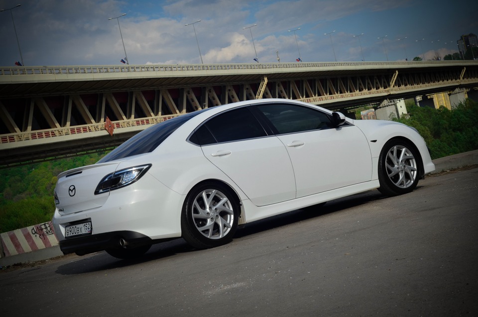 Белая 18. Мазда 6 GH белая r18. Mazda 6 GH Sport r18. Mazda 6 r18 Сток. Мазда 6 GH белая спорт.