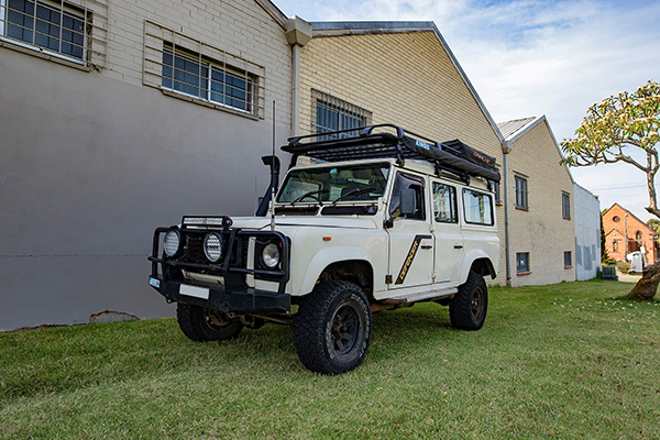 LAND ROVER DEFENDER НА АМОРТИЗАТОРАХ BILSTEIN B6