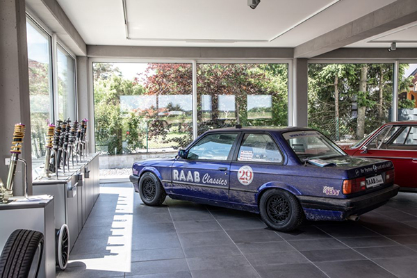 KW Suspensions : эксклюзивные и захватывающие дух классические автомобили BMW у розничного партнера