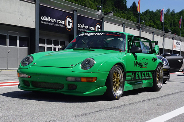Porsche 993 RSR мощностью 330 л.с. и гоночной подвеской BILSTEIN