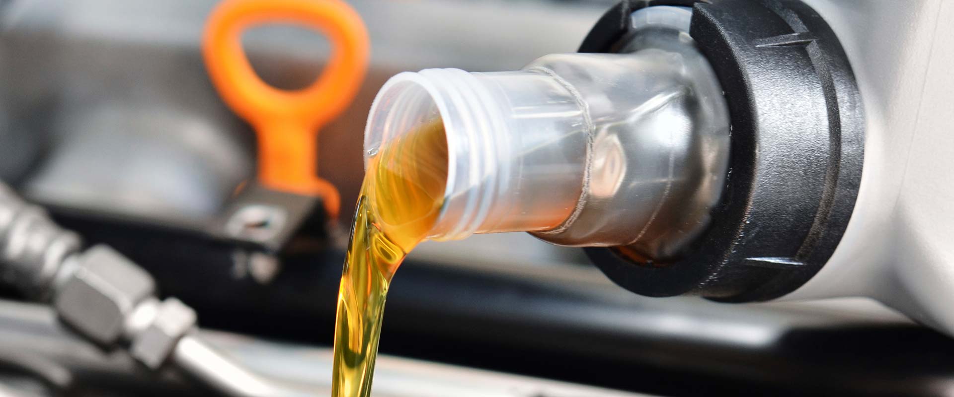 Как менять моторное масло в автомобиле