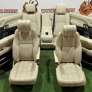 Передні і задні сидіння Range Rover L405