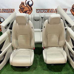 Передні і задні сидіння Jaguar I-Pace X590