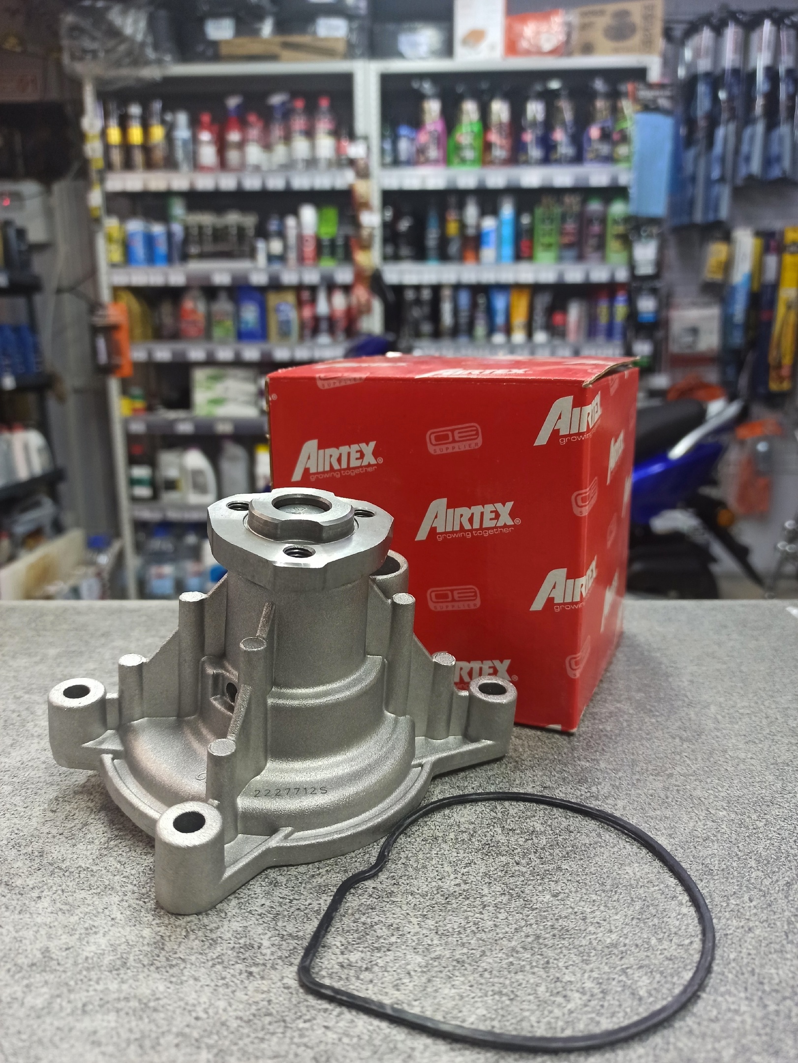 Помпа водяная AUDI A3 "Airtex"