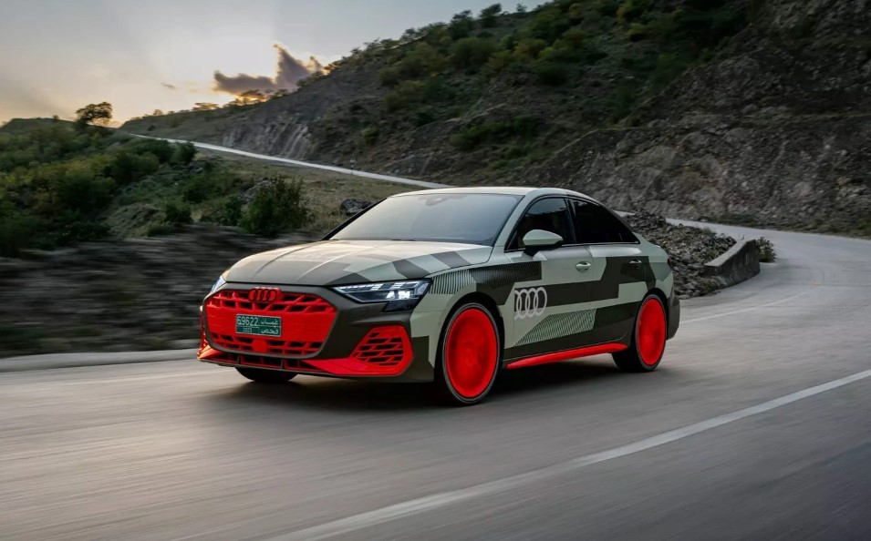 Audi представила обновленный S3 2025 года