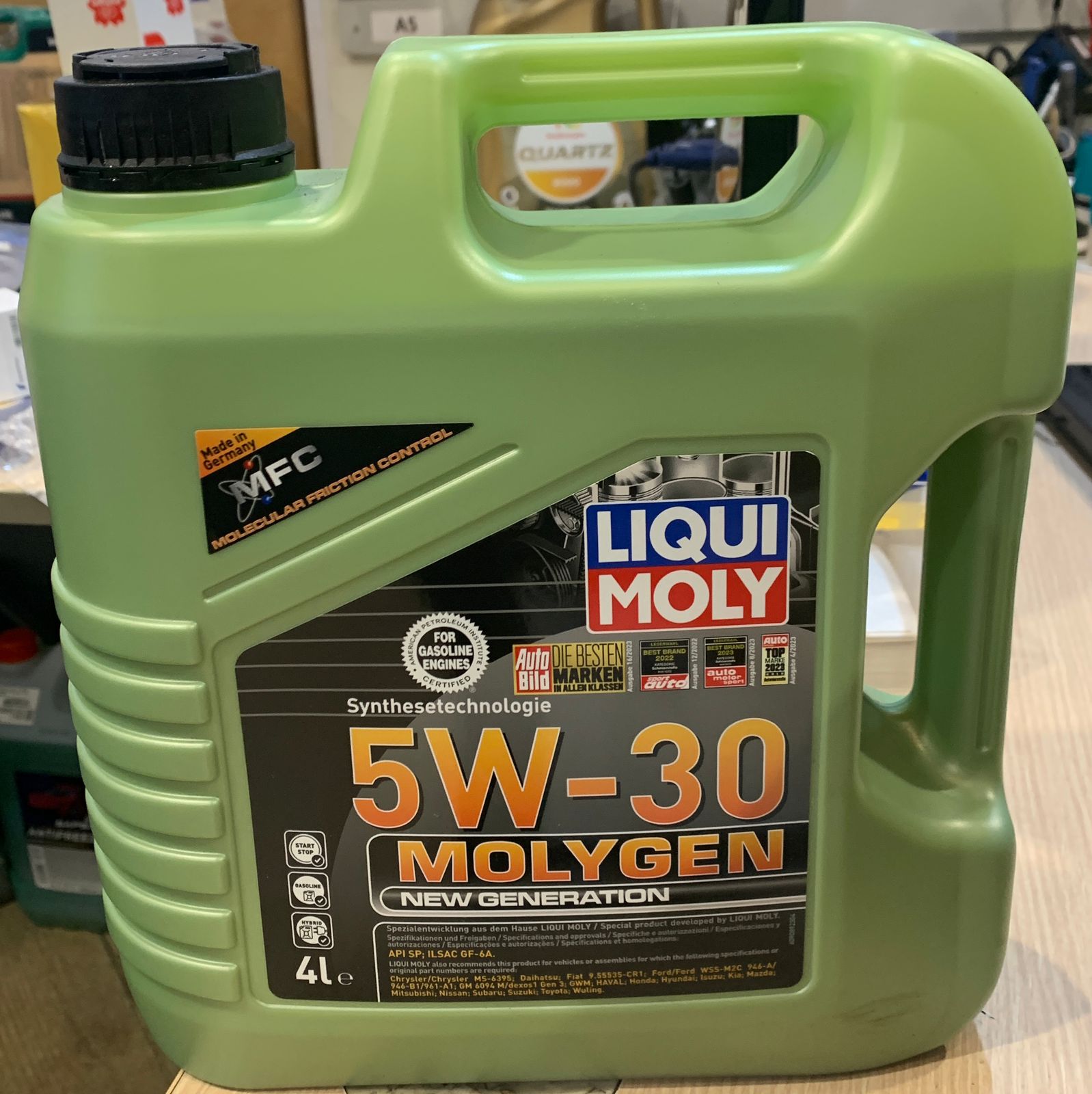 LIQUI MOLY НС-синтетическое моторное масло Molygen New Generation 5W-30 4 литра, Артикул 9042