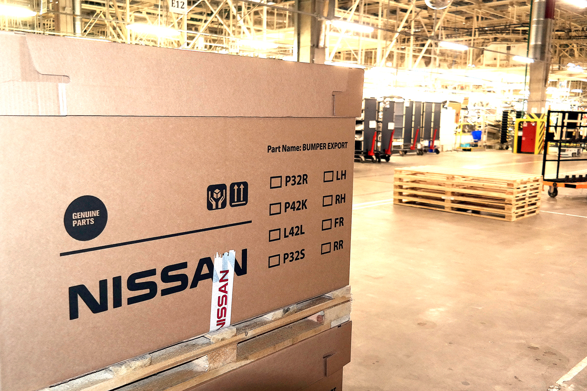В России появился большой склад запчастей с логотипами Nissan