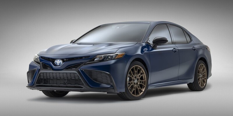 В Казахстане подешевели Toyota Camry.