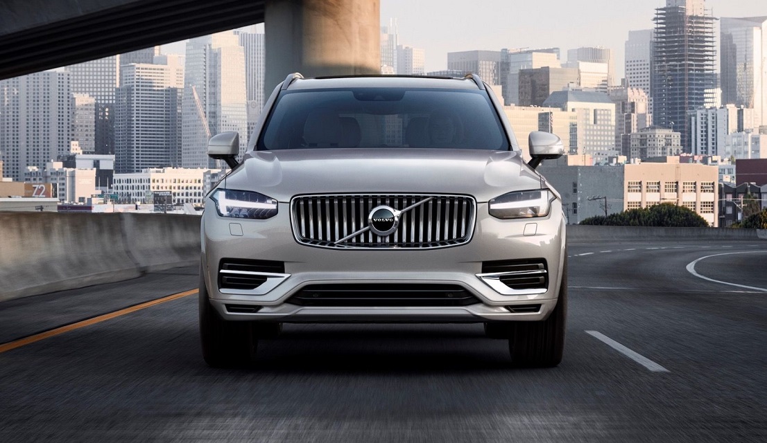 Volvo выходит на рынок электромобилей с инновационной моделью XC100: будущее уже здесь