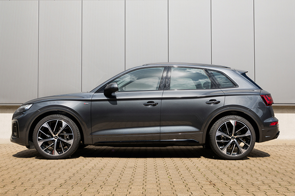 Macan передает привет: Audi Q5 с занижающими пружинами H&R
