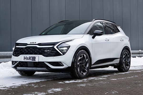 Корейский среднеразмерный красавец: Kia Sportage с занижающими пружинами H&R