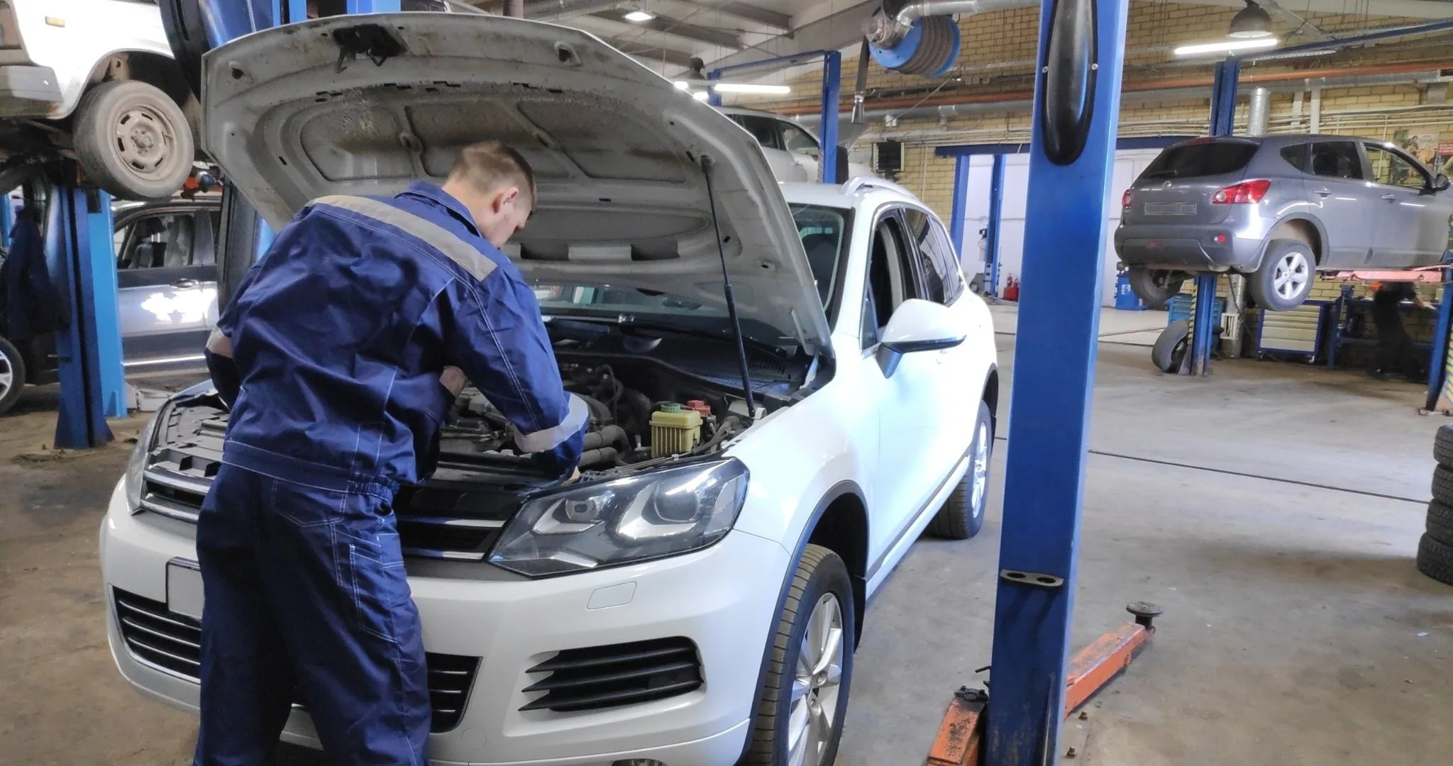 СТО - техническое обслуживание автомобилей