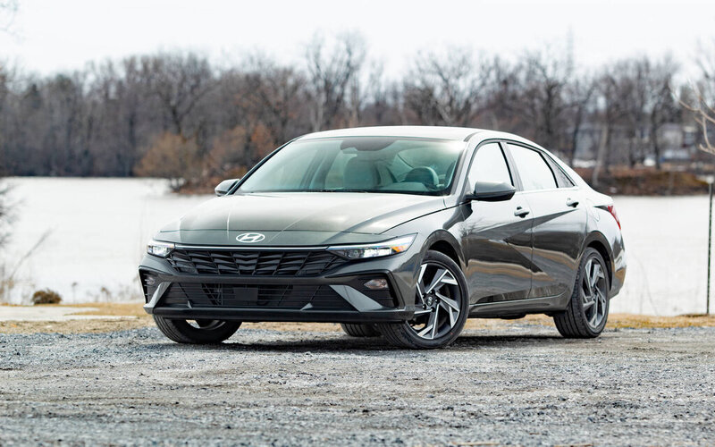 Hyundai Elantra Hybrid Luxury 2025