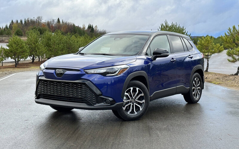 Toyota Corolla Cross Hybrid SE AWD 2025
