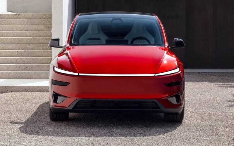Tesla представляет обновленную и улучшенную модель Y