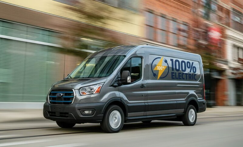 Ford E Transit 2022 года, вид сбоку