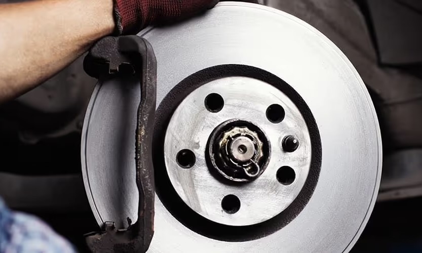 3 критических ошибки при самостоятельной замене тормозных колодок на Hyundai Solaris