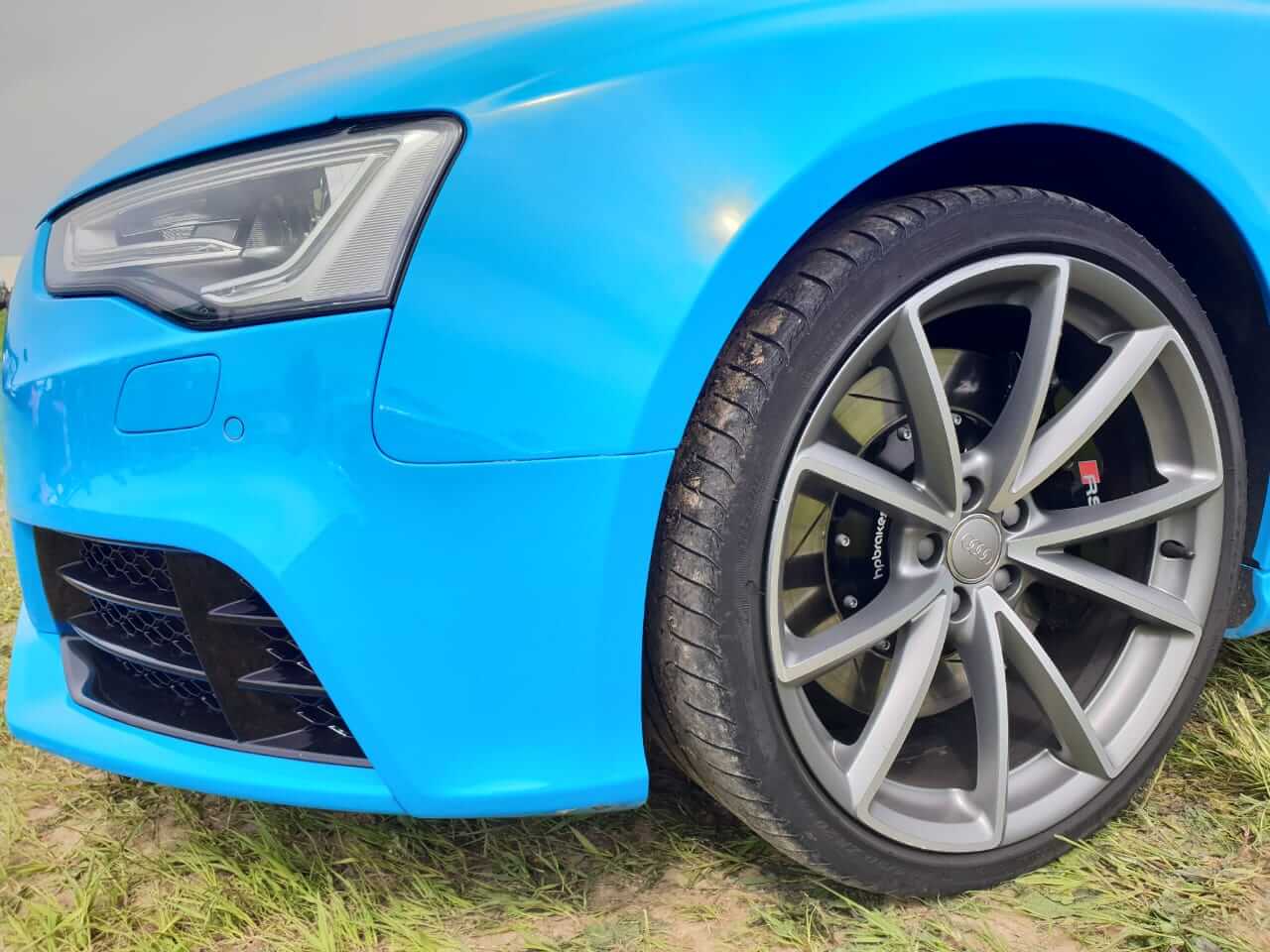 Тормозная система Audi: выбор колодок и дисков для динамичной езды