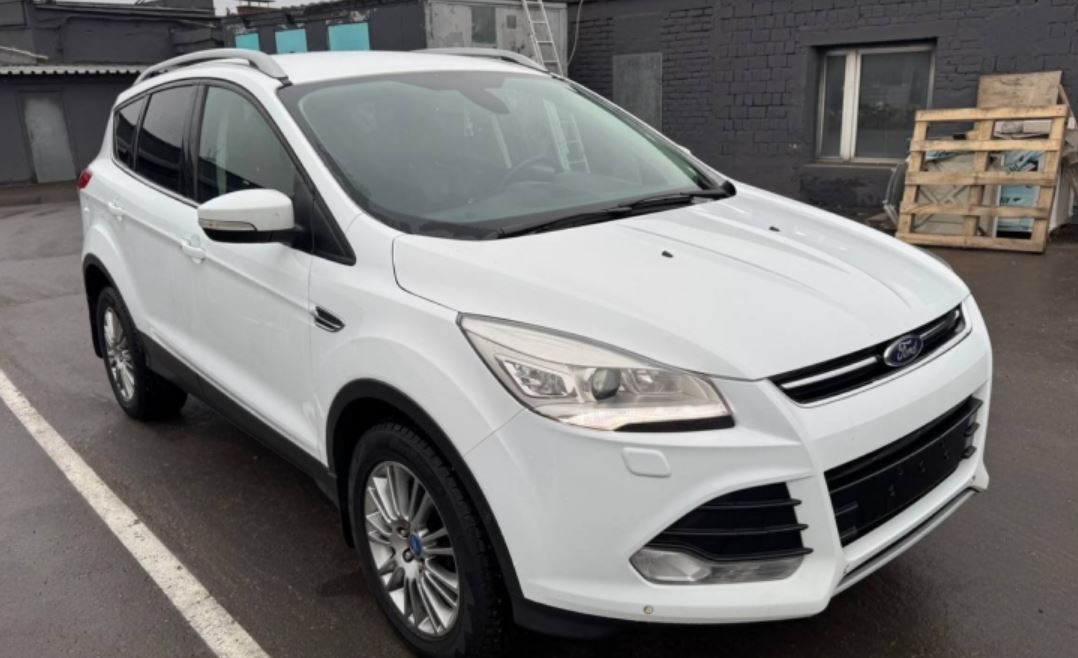 Автомобиль Ford Kuga 2013 года в разборе!